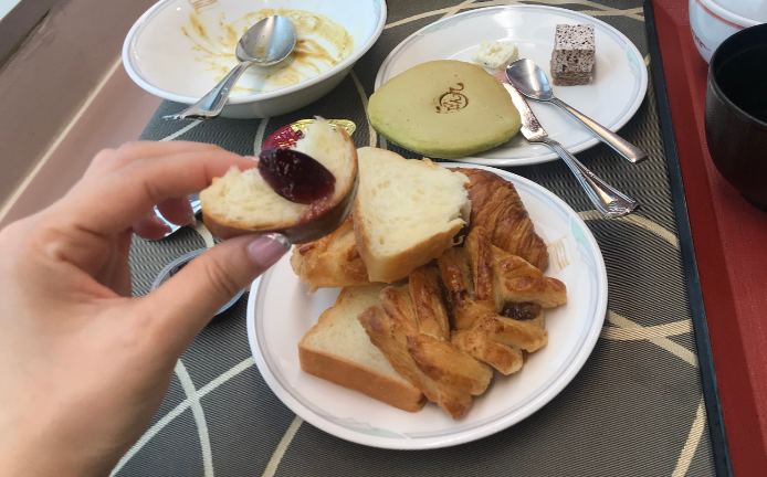 にっぽん丸のメインダイニング瑞穂の朝食パン